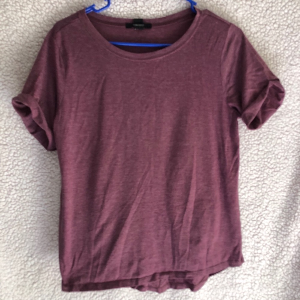 Forever 21 T SHIRT